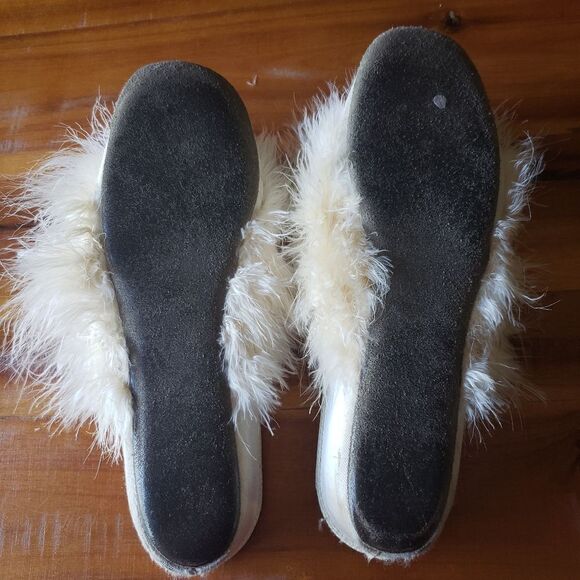 VINTAGE fuzzy slippers - Picture 3 of 14